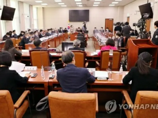 12月6日に国会法制司法委員会で堕胎罪に関する公聴会が開かれた＝（聯合ニュース）