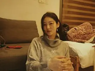 女優キム・セロン、2020年の最後の夜に「今日は月が美しいですね」