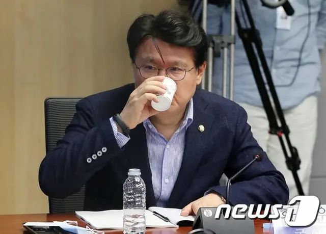 黃雲夏、共に民主党議員（画像提供:wowkorea）