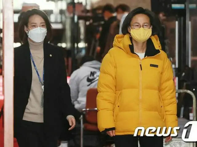姜恩美、正義党院内代表（右側）（画像提供:wowkorea）
