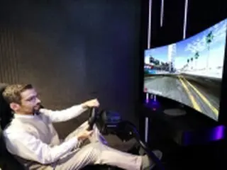 自由に曲げられて音声も出る「ベンダブルＣＳＯ」　ＬＧディスプレーがＣＥＳで初公開へ