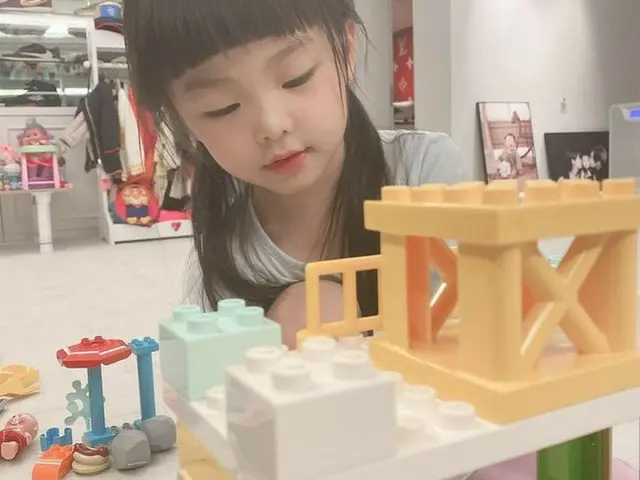 ムン・ヒジュン（H.O.T）＆ソユル（元CRAYON POP）夫妻の娘ヒユル（ジェムジェム）ちゃん、母親譲りの可愛い近況を公開（画像提供:wowkorea）