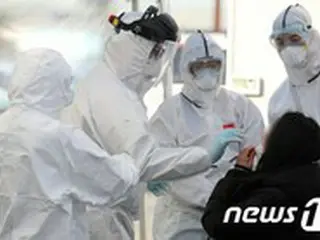 韓国の新規感染者715人、1日で再び3ケタに減少