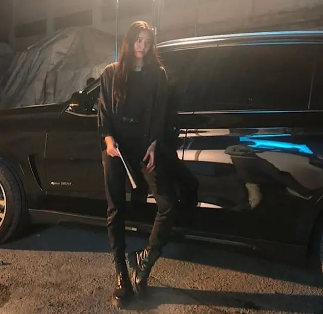 女優イ・ダヒ、ガールクラッシュの8頭身…カリスマ装備完了（画像提供:wowkorea）