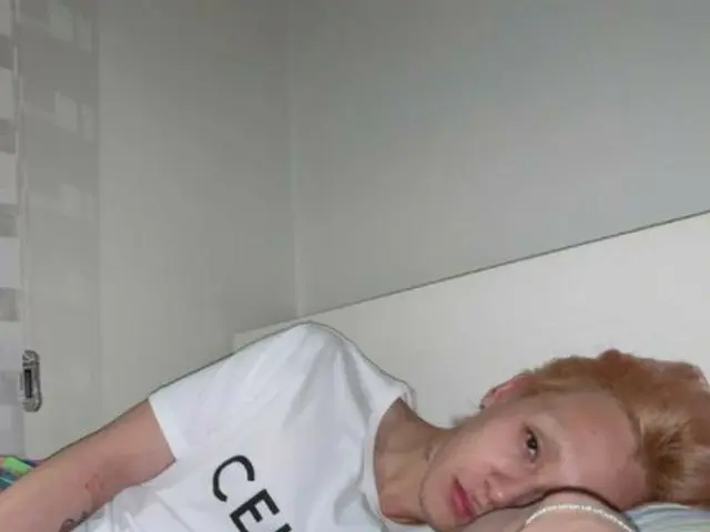 歌手DAWN、ベッドの上でのけだるい様子で退廃美を見せつける（画像提供:wowkorea）
