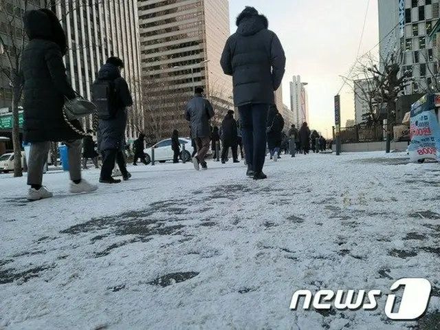 道路凍結に地下鉄故障まで…寒波・大雪で通勤に混乱＝韓国（画像提供:wowkorea）