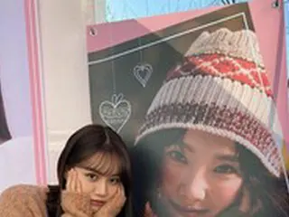 ヘリ（Girl’s Day）、テヨン（少女時代）からのコーヒートラック認証…「感動して泣いてる」