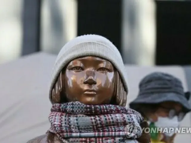 旧日本軍の慰安婦被害者を象徴する「平和の少女像」＝（聯合ニュース）