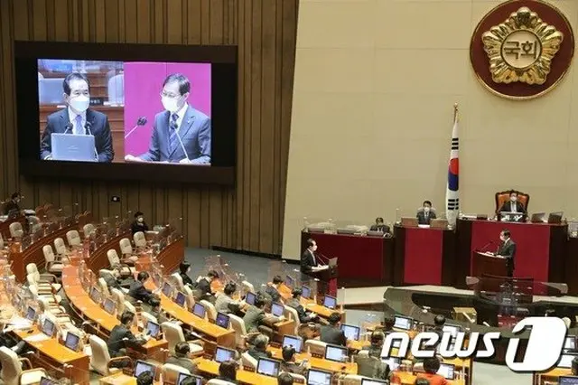 丁世均 韓国首相が、国会本会議で質問に答えている（画像提供:wowkorea）