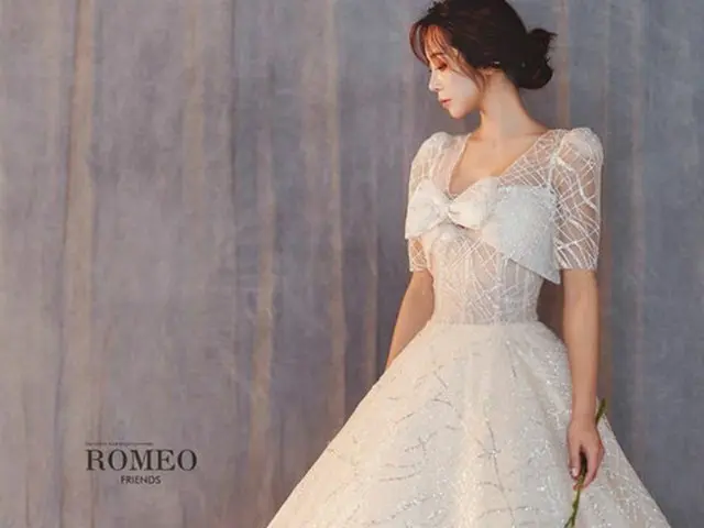 チョ・ミナがウェディングドレスの写真を公開した。（画像提供:OSEN）
