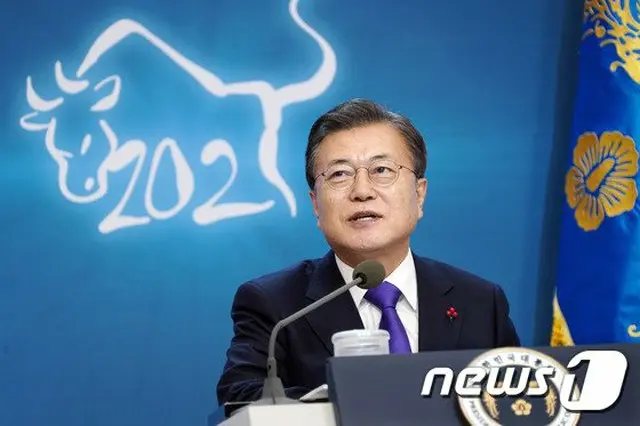 文大統領の国政支持率35.5%また最低値…否定評価60.9%（画像提供:wowkorea）