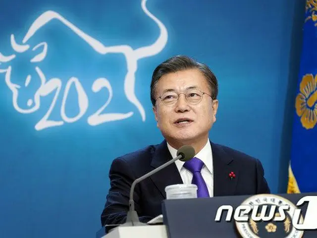 文大統領の国政支持率35.5%また最低値…否定評価60.9%（画像提供:wowkorea）