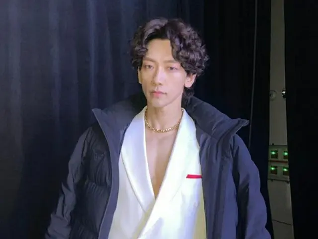 歌手Rain(ピ)が独歩的なセクシー美を誇った。（画像提供:OSEN）