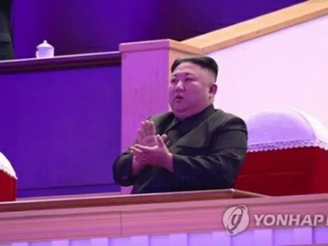 党大会を祝う公演を観覧する金総書記（朝鮮中央テレビより）＝（聯合ニュース）≪転載・転用禁止≫