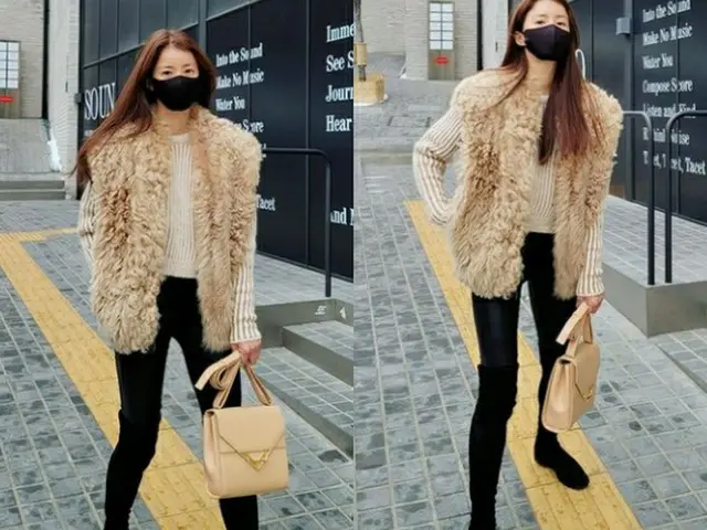 女優イ・シヨン、今日もブランドバックは必須…道端で輝く優雅なファッション（画像提供:wowkorea）
