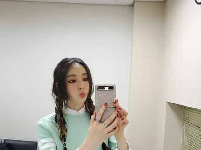 女優イ・ダヒ、おさげ髪のスタイルで少女の感性を披露（画像提供:wowkorea）