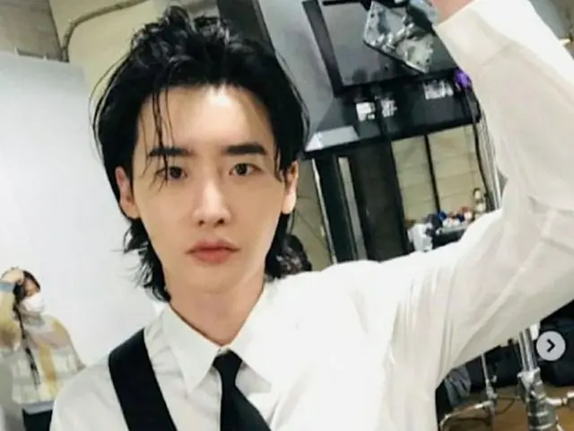 俳優イ・ジョンソク、長髪の美少年…除隊後さらにイケメンになった（画像提供:wowkorea）