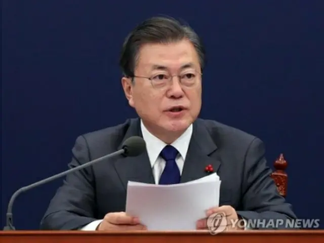 ＮＳＣで発言する文大統領＝２１日、ソウル（聯合ニュース）