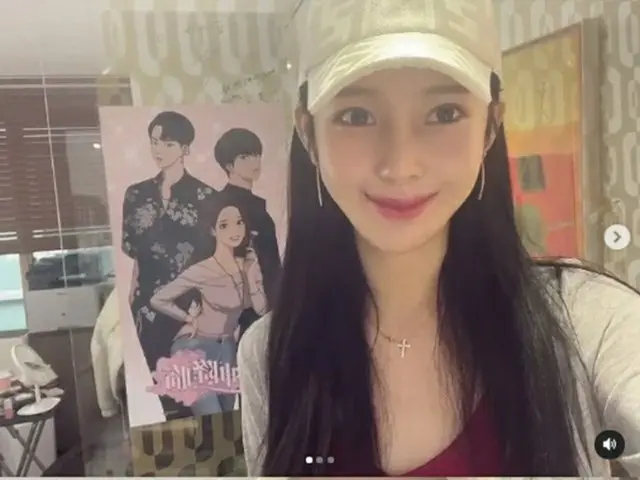 「女神降臨」の原作者yaongyi、事務所で撮った写真を公開＝ネットユーザー“この世は彼女のもの”（画像提供:wowkorea）
