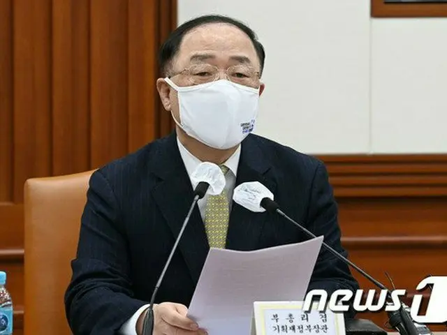 洪楠基、経済副首相兼企画財政部長官（画像提供:wowkorea）