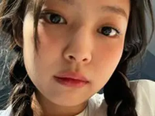 JENNIE（BLACKPINK）、コンサートのリハーサル中にナチュラルな美しさを披露