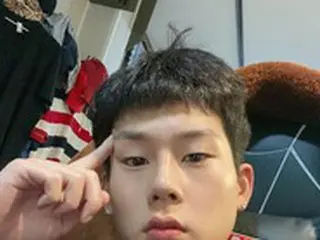 「MONSTA X」ジュホン、シックなビジュアル披露「髪を切ってみた」