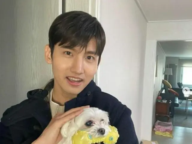 「東方神起」チャンミンが愛らしい愛犬を公開した。（画像提供:wowkorea）