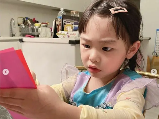 ムン・ヒジュン（H.O.T.）＆ソユル（元CRAYON POP）夫妻の娘ヒユルちゃん、母親そっくりの可愛いビジュアル（画像提供:wowkorea）