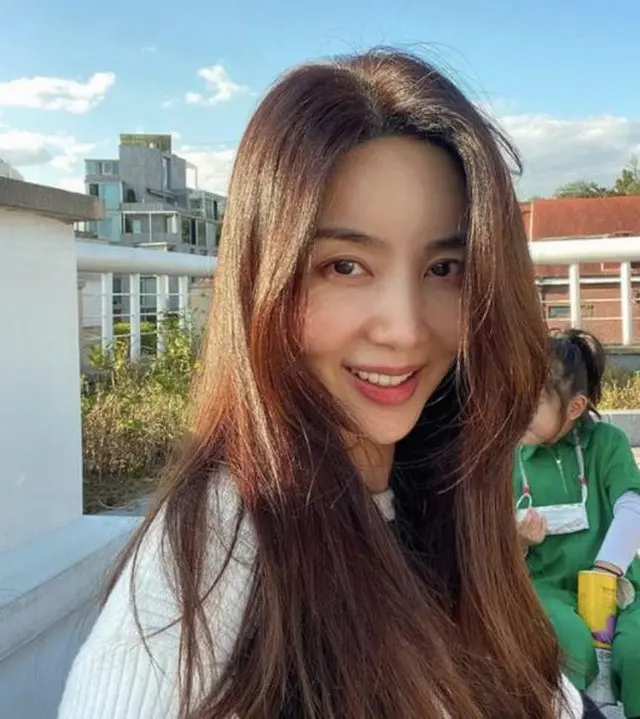 女優パク・ソルミ、44歳の清純美…ガールズグループみたいなビジュアル（画像提供:wowkorea）