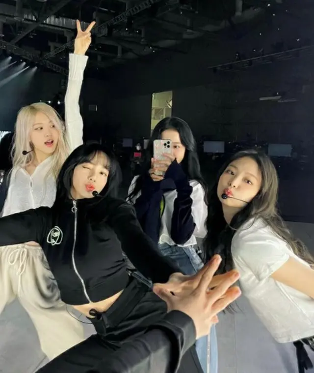 「BLACKPINK」、コンサートの練習中ショットを投稿…コンサートではロゼの未発表ソロ曲も公開（画像提供:wowkorea）