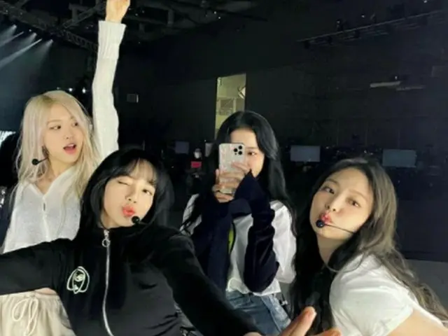 「BLACKPINK」、コンサートの練習中ショットを投稿…コンサートではロゼの未発表ソロ曲も公開（画像提供:wowkorea）