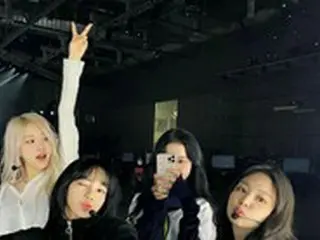 「BLACKPINK」、コンサートの練習中ショットを投稿…コンサートではロゼの未発表ソロ曲も公開