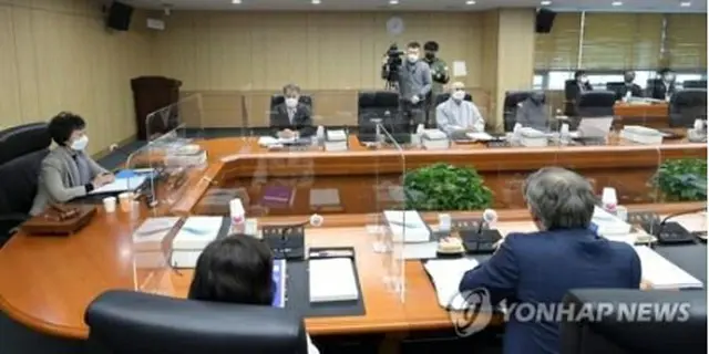 国家人権委員会の全員委員会の様子（写真共同取材団）＝２５日、ソウル（聯合ニュース）