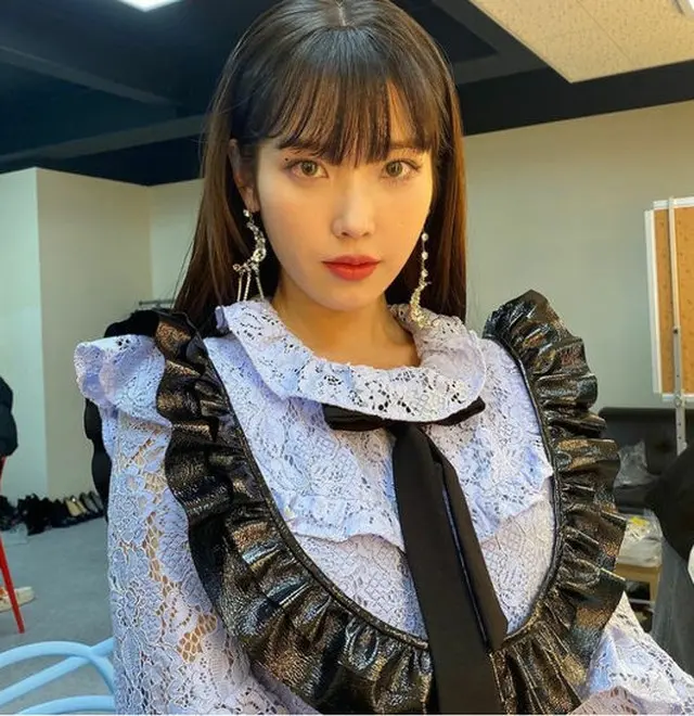 “カムバック”IU、カラーコンタクトで変身した姿を公開＝真のスター（画像提供:wowkorea）