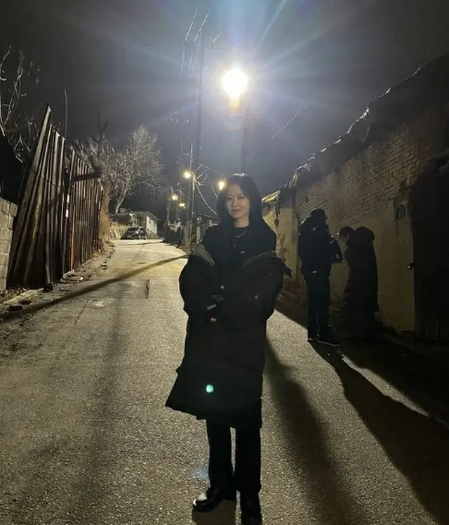女優チャン・ナラ、変わらない美貌でドラマ「テバク不動産」現場を公開（画像提供:wowkorea）