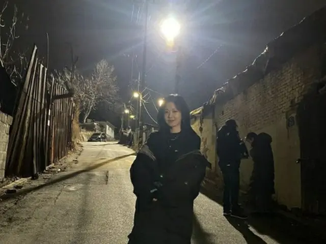 女優チャン・ナラ、変わらない美貌でドラマ「テバク不動産」現場を公開（画像提供:wowkorea）