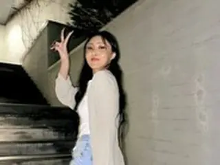 ファサ（MAMAMOO）、SNSで暗闇を照らすような女神ぶりを発散…独自のコーディネートも光る