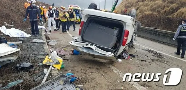 世宗市の高速道路でワゴン車転覆…7人死亡＝韓国（画像提供:wowkorea）