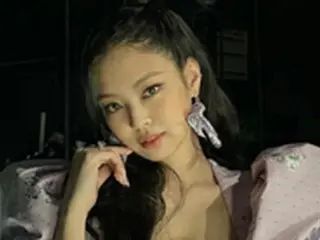 「BLACKPINK」のジェニー、磨きがかかったバービー人形のような美しさを放つ…初オンライン公演でのオフショット公開