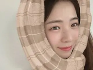 「NiziU」のMAYA、プロ級のお手製スイーツを公開…“真知子巻き”風の自撮りで美少女ぶり輝く