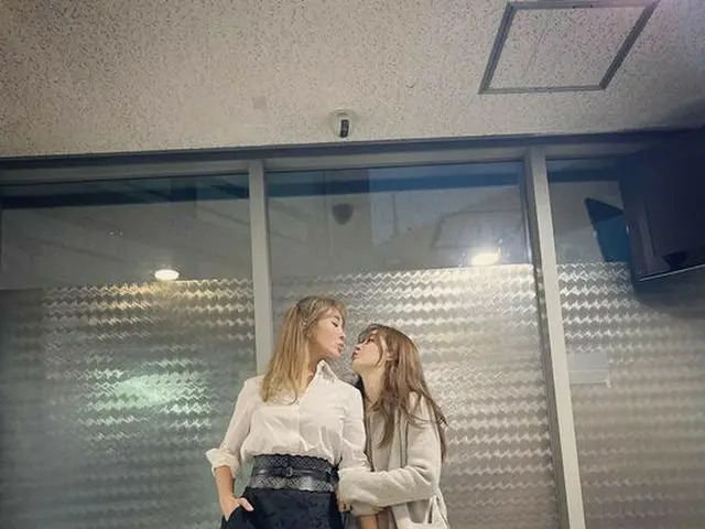 オク・チュヒョン＆ソン・ユリ（元Fin.K.L）、キスショットを公開＝変わらない妖精たちの友情（画像提供:wowkorea）