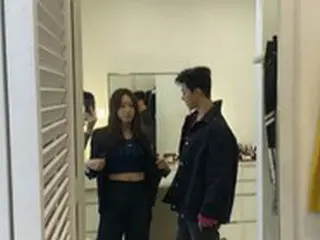 KangNam、妻イ・サンファのシックスパック露出に「お腹隠して…」