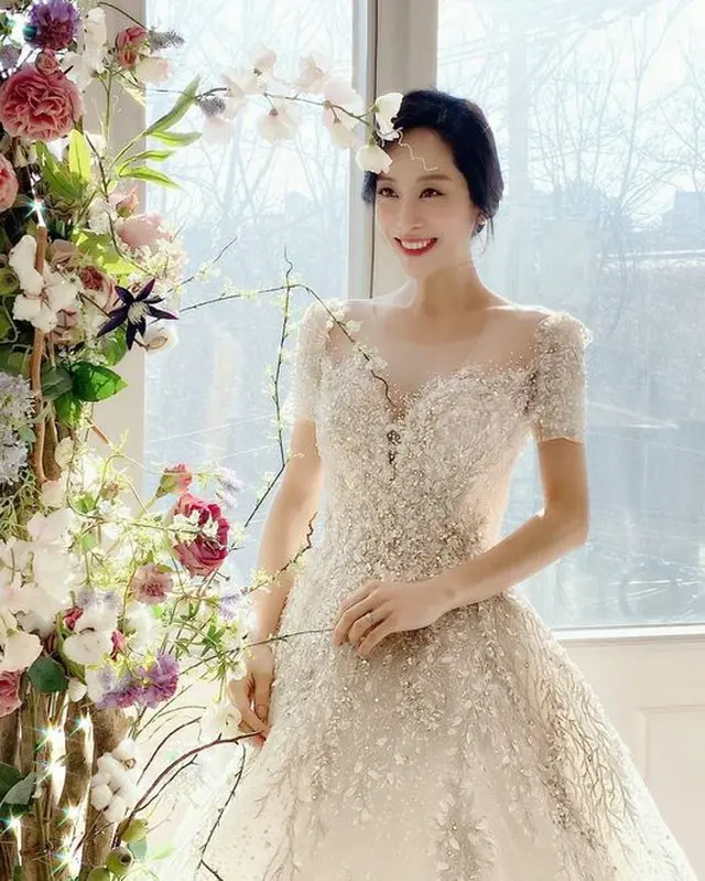 “妊娠6か月”チョ・ミナ（元JEWELRY）、結婚式控えて優雅なウエディングドレス姿公開（画像提供:wowkorea）