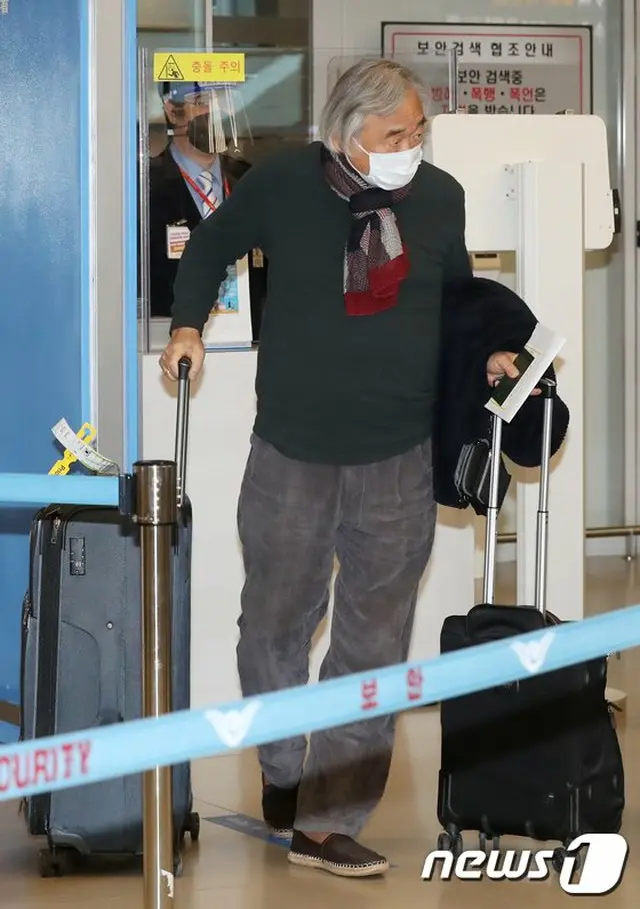 “認知症の妻放置説”ピアニストのペク・コヌ、韓国に帰国し一連の騒動にコメント 「妻は平穏に過ごしている」（画像提供:wowkorea）