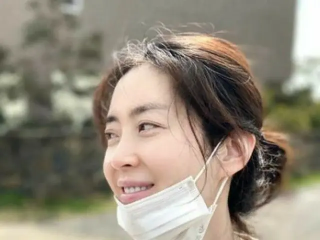 女優ソン・ユナ、夫ソル・ギョングが写した清純美…全てが幸せだった週末（画像提供:wowkorea）
