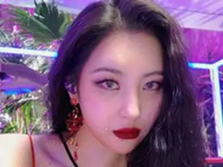 歌手ソンミ（元Wonder Girls）、真赤なリップと薔薇のタトゥーで”攻めの魅力”