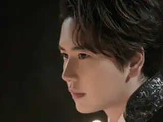 【公式】キュヒョン(SUPER JUNIOR)、ミュージカル「PHANTOM」のキャラクターポスター公開、魅惑的なファントムに成り切る