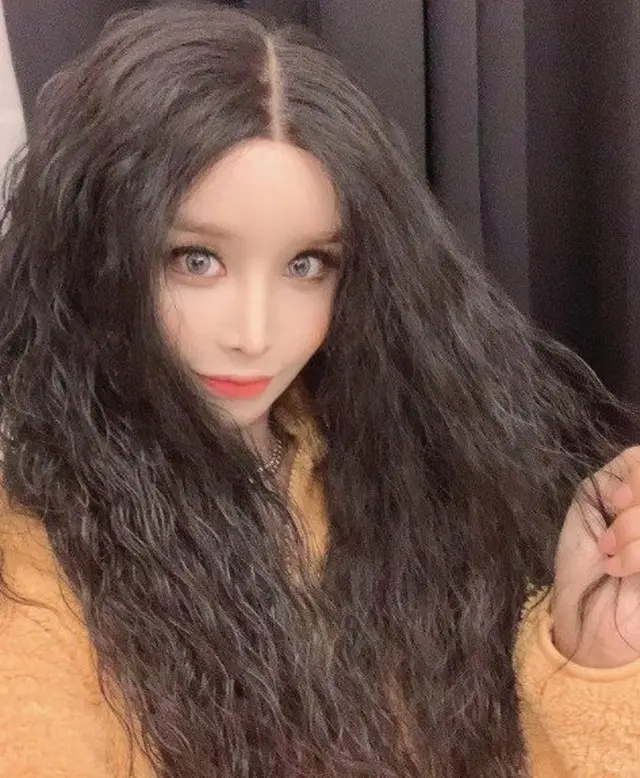 “トランスジェンダー”歌手ハリス、悪質ネットユーザーに怒り「私の性別調査？気にせず、自分の人生を生きて」（画像提供:wowkorea）