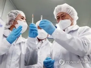 世界から引く手あまた　ワクチンの特殊注射器メーカー視察＝文大統領