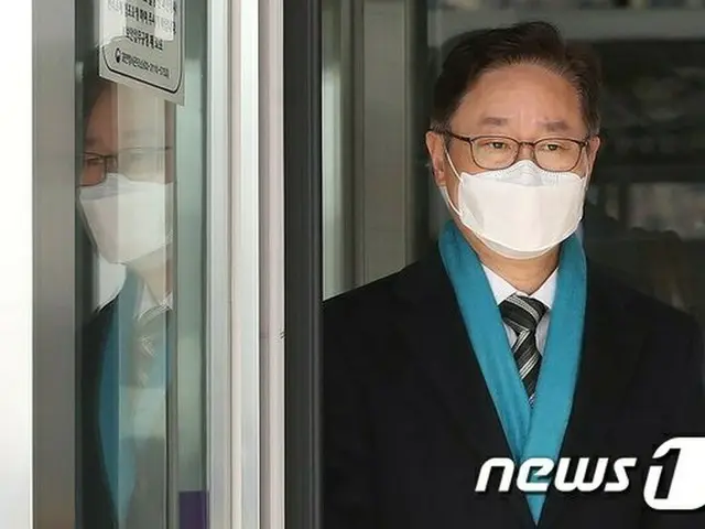 パク法務部長菅「シン・ヒョンスが共に文大統領を補佐すべき…明日電話する」=韓国（提供:news1）